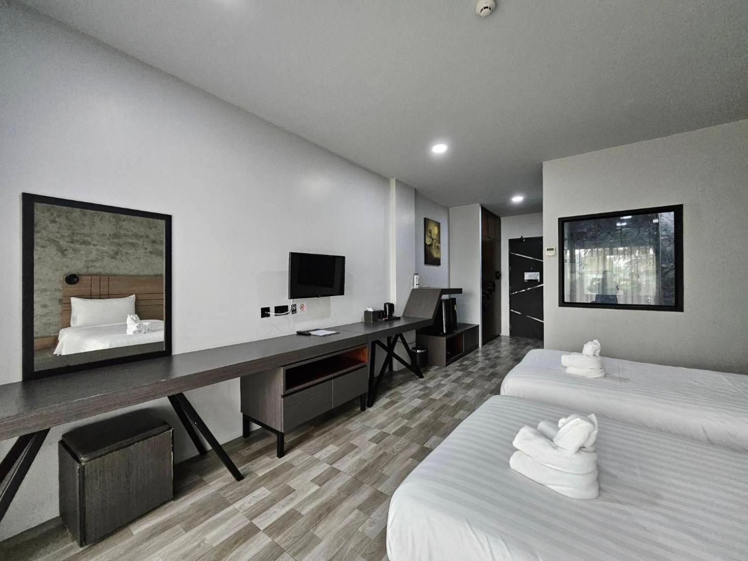 Little Loft Hotel Phuket Exterior photo