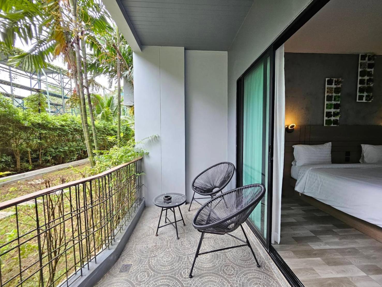 Little Loft Hotel Phuket Exterior photo